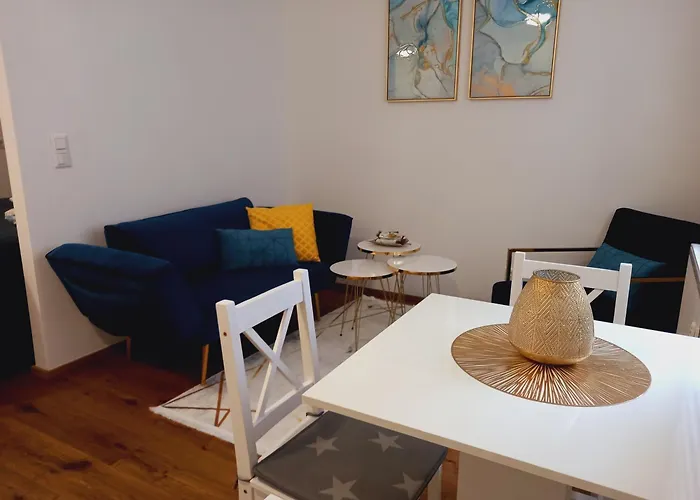 Lauro Apartment